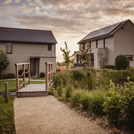 Lakeside With Sauna Villa *