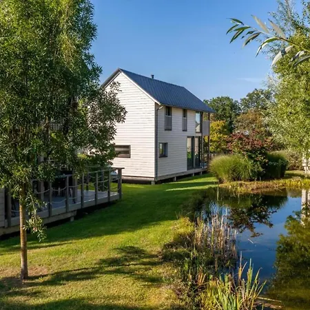 Villa Spacious With Sauna And Fireplace *