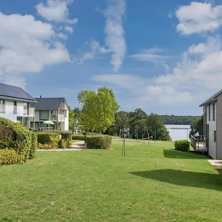 Villa Lakeside With Sauna Boussu-lez-Walcourt