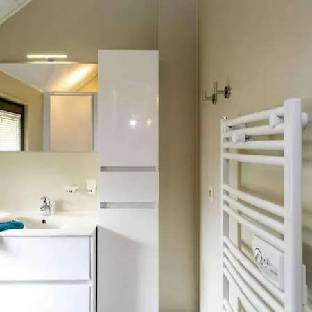Spacious With Sauna And Fireplace Villa
